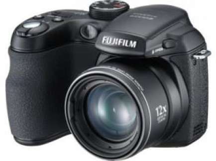 FinePix S1000fd Bridge Camera