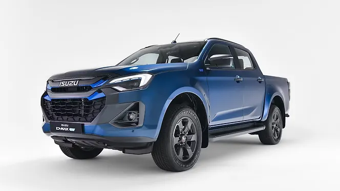 Isuzu V-Cross Left Front Three Quarter