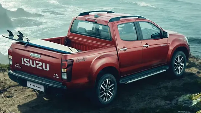 Isuzu V-Cross Right Rear Three Quarter
