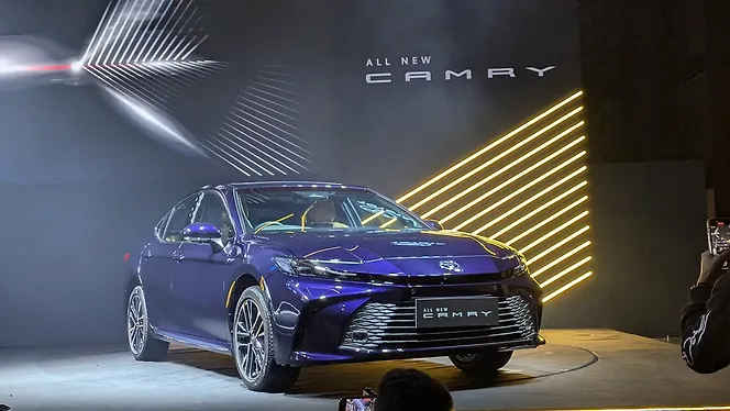 Toyota Camry 2024 Right Front Three Quarter