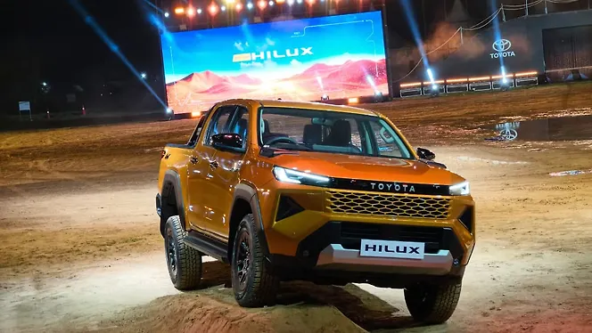 Toyota New Hilux Right Front Three Quarter