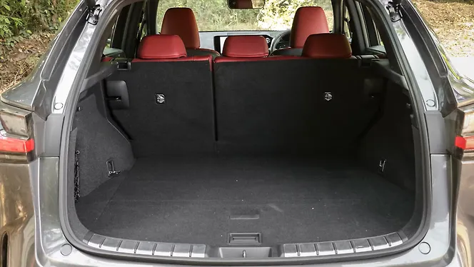 Lexus NX 2022 Bootspace