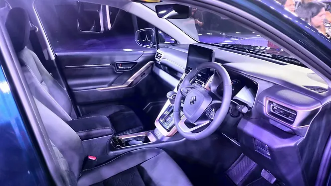 Maruti Suzuki Invicto Front Row Seats