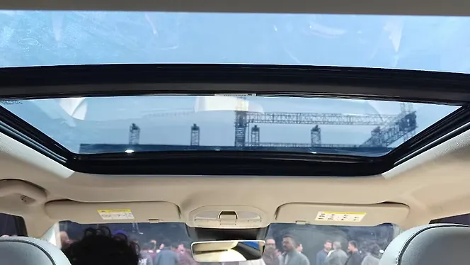 Mahindra XUV 3XO EV Sunroof/Moonroof