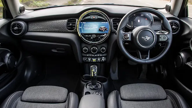 MINI Cooper SE Dashboard