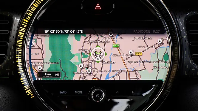 MINI Cooper SE Infotainment System