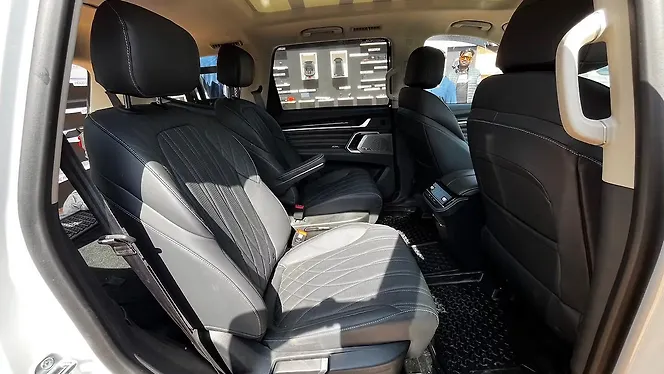 MG Majestor Second Row Seats