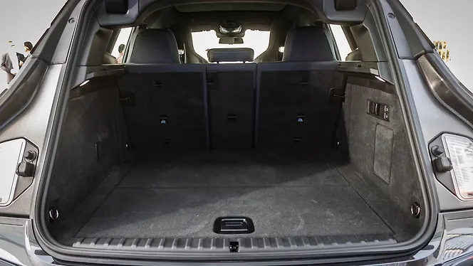 BMW iX Bootspace
