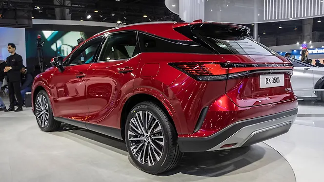 Lexus RX Facelift Left Rear Three Quarter