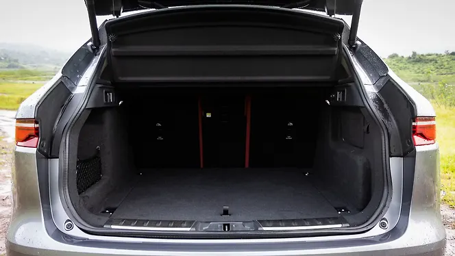 Jaguar F-Pace Bootspace