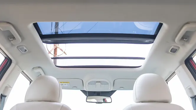 Mahindra XUV 3XO Sunroof/Moonroof