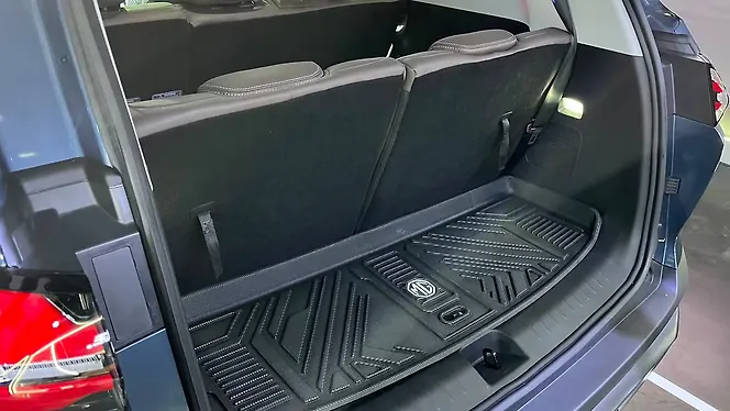 MG Hector Hawk Bootspace
