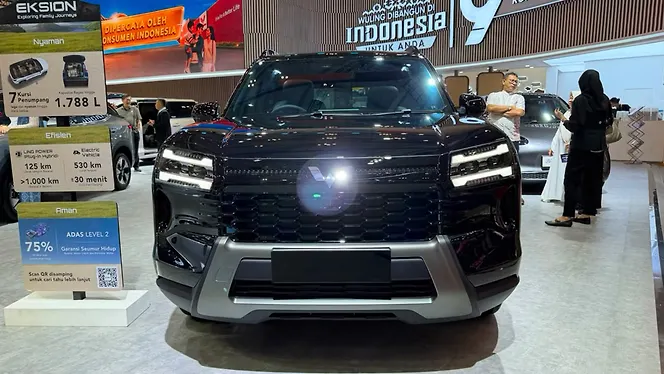 MG Hector Tomahawk PHEV Front View