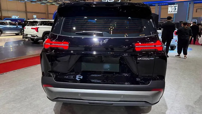 MG Starlight 560 Rear View