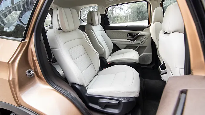 Tata Safari Second Row Seats