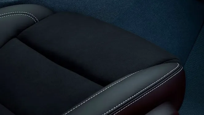 Volvo C40 Recharge Front Row Seats