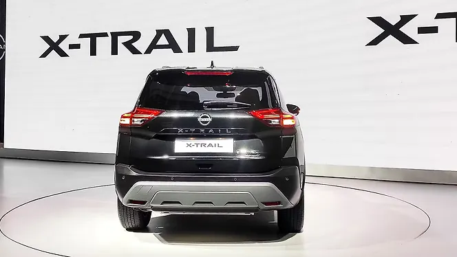 Nissan X-Trail Rear View
