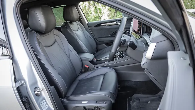 Volkswagen Tayron R-Line Front Row Seats