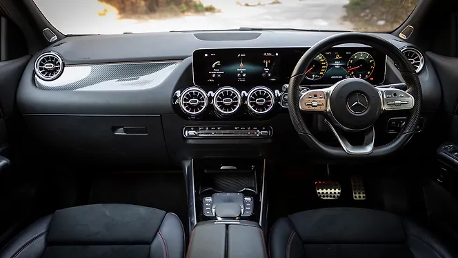 Mercedes-Benz AMG GLA35 Dashboard
