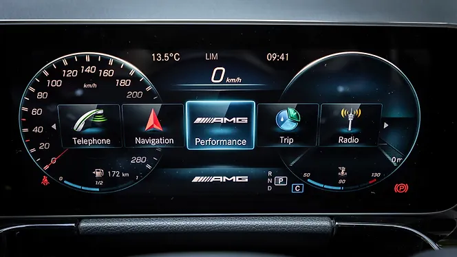 Mercedes-Benz AMG GLA35 Infotainment System