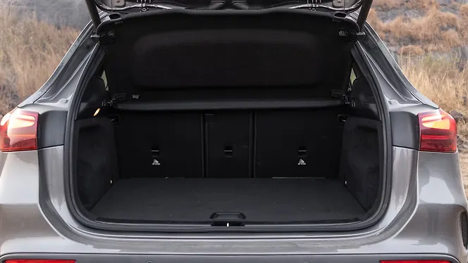 Mercedes-Benz GLA facelift Bootspace