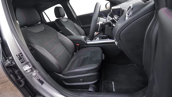 Mercedes-Benz GLA facelift Front Row Seats
