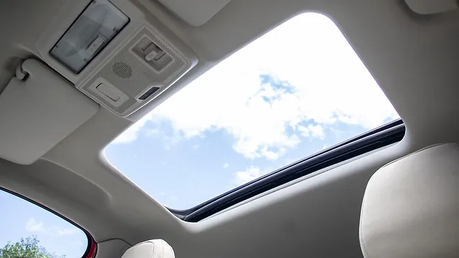 Tata Altroz facelift Sunroof/Moonroof