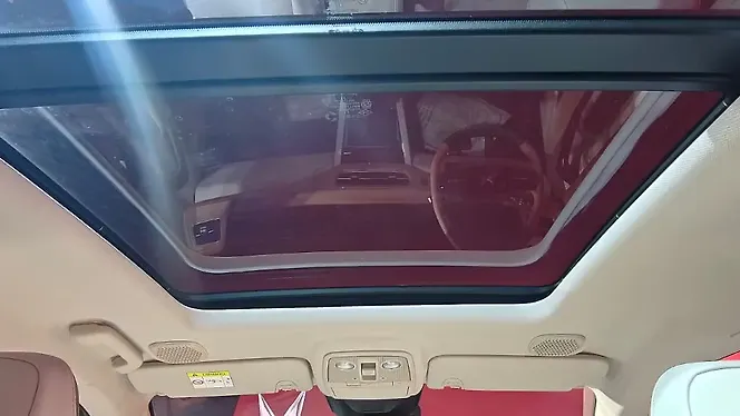 Mahindra XUV 7XO Sunroof/Moonroof