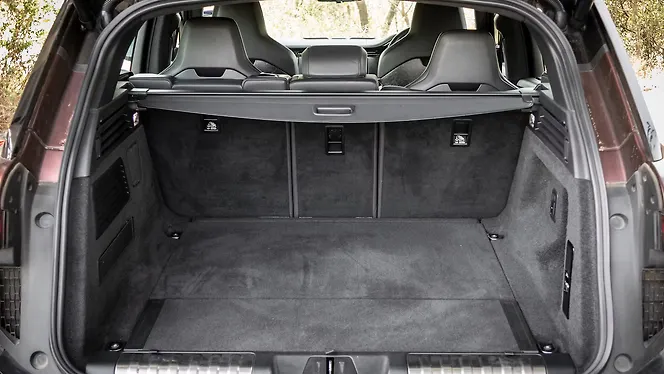 Land Rover Range Rover Bootspace
