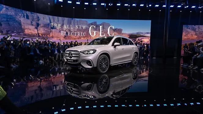 Mercedes-Benz GLC EV Left Front Three Quarter