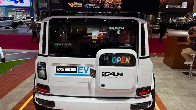 JSW iCaur V23 Rear View