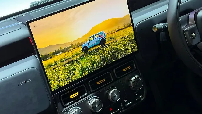 JSW iCaur V23 Infotainment System