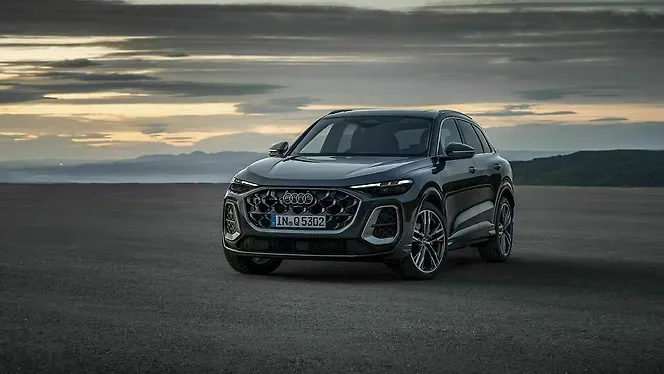 Audi New Q5 third-gen Left Front Three Quarter