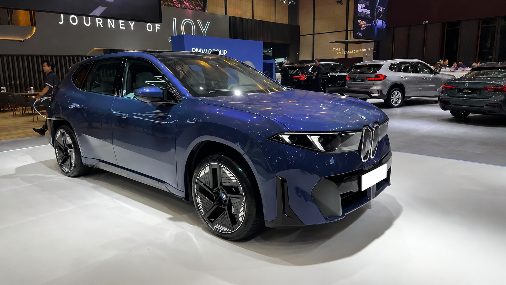 BMW iX3 Right Front Three Quarter