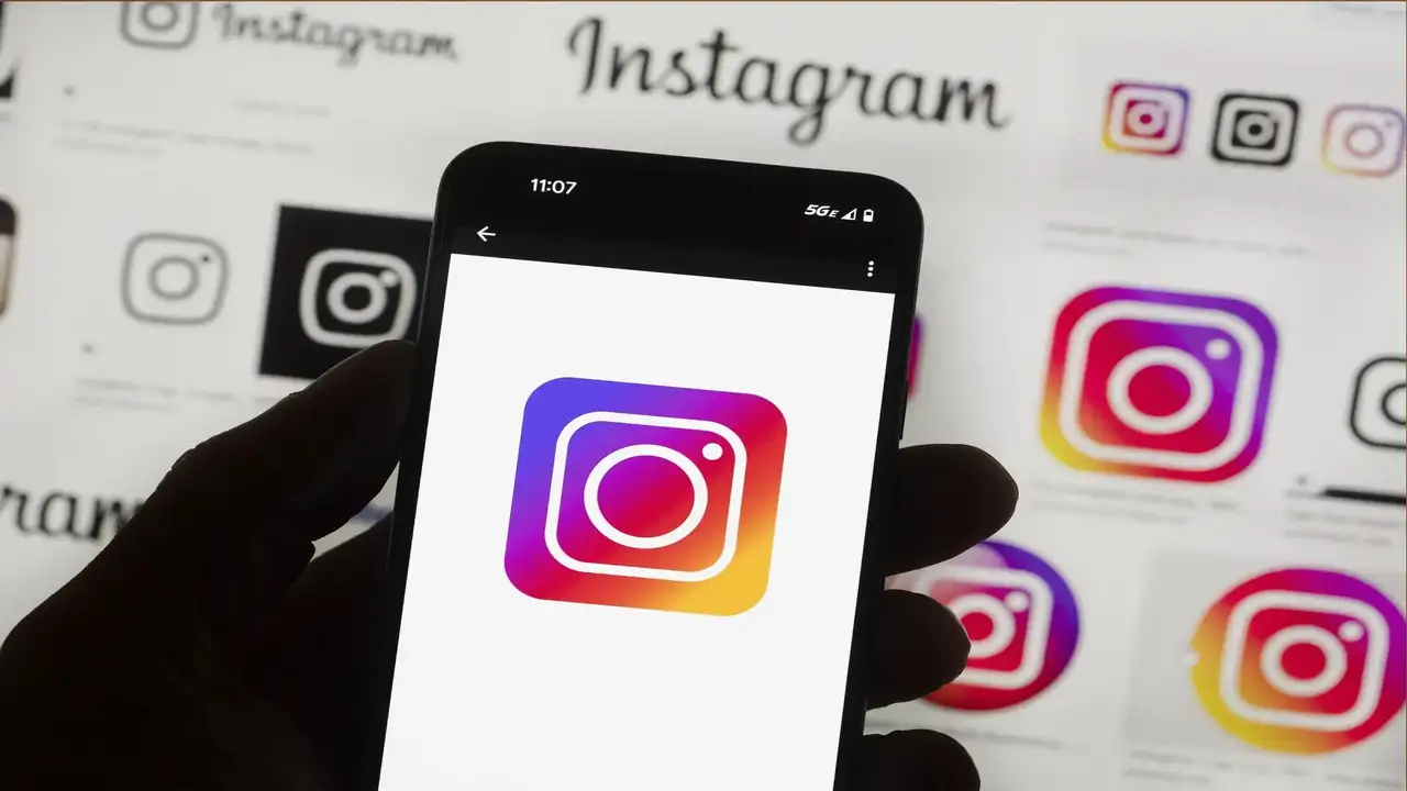 Instagram 