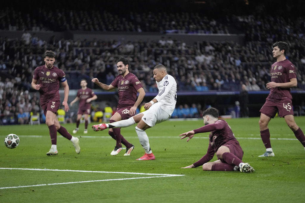 Mbappe Scoring Second Goal Mbappe Scoring Second Goal
