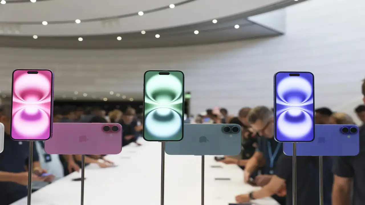 Apple Falling Apple Falling