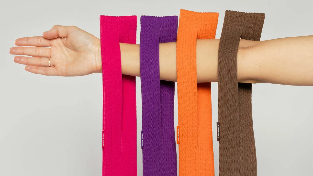 Apple Pocket IPhone 3