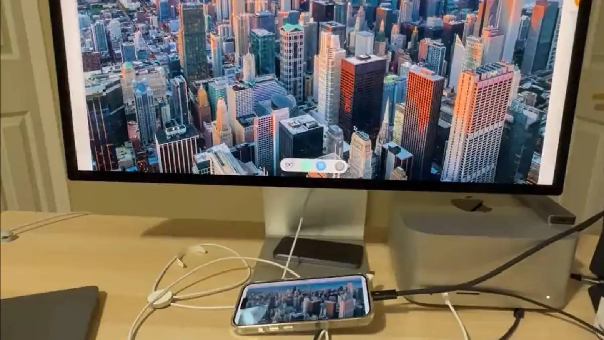 Apple IPhone Monitor 3 Apple IPhone Monitor 3