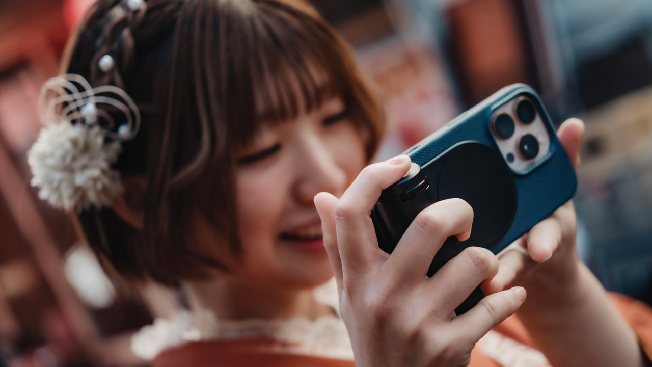 Apple Unveils IPhone Grip 2