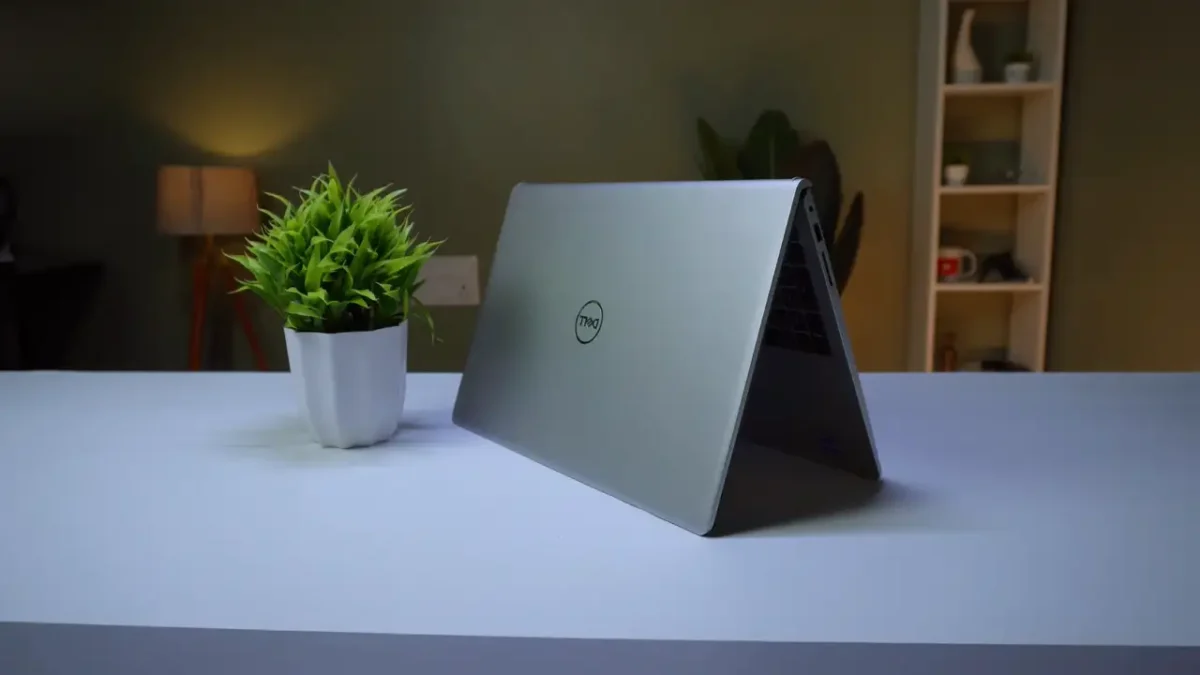 Dell Inspiron 3530 Laptop Dell Inspiron 3530 Laptop