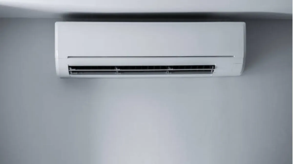 Hitachi AC