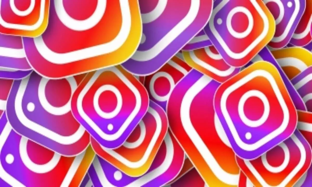 Instagram 