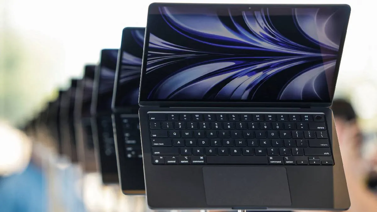 Apple MacBook