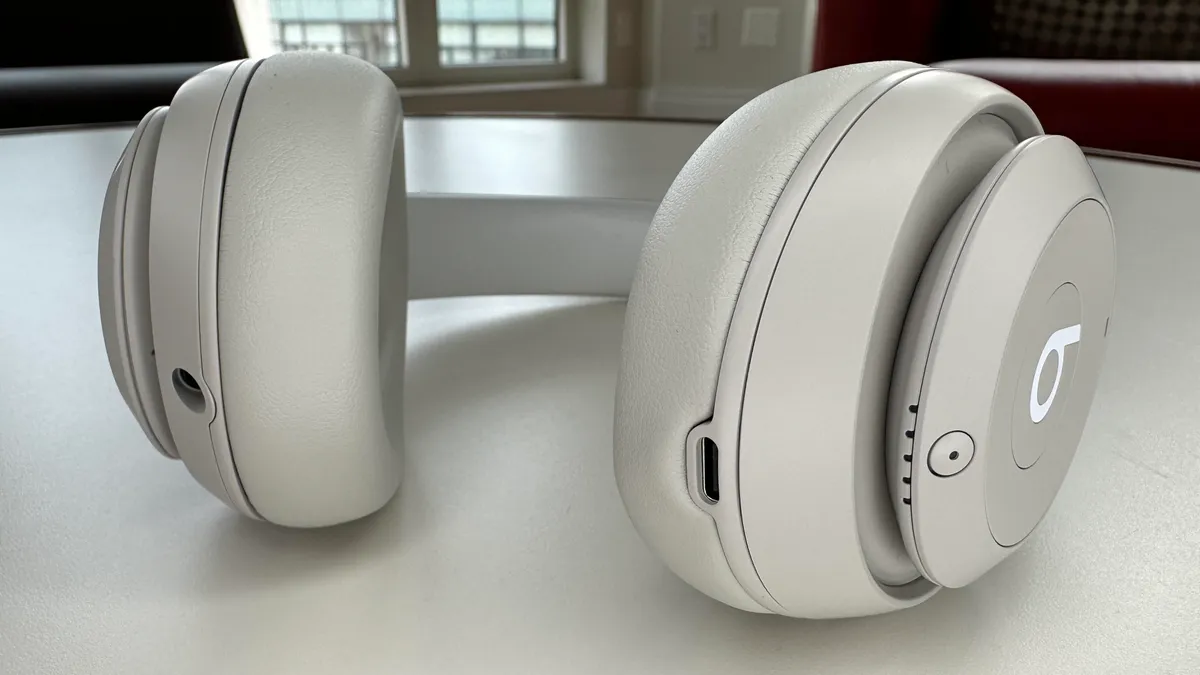 Beats Studio Pro Headphones Beats Studio Pro Headphones