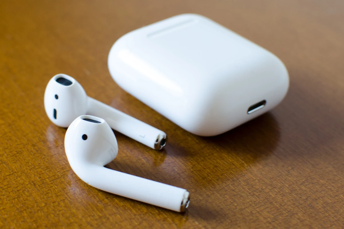 Apple AirPods Apple AirPods