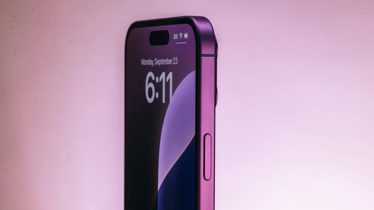 Apple iPhone 16