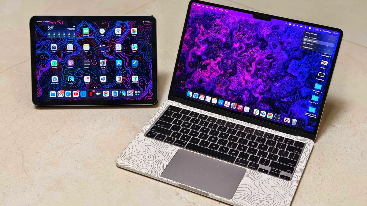 iPad, MacBook