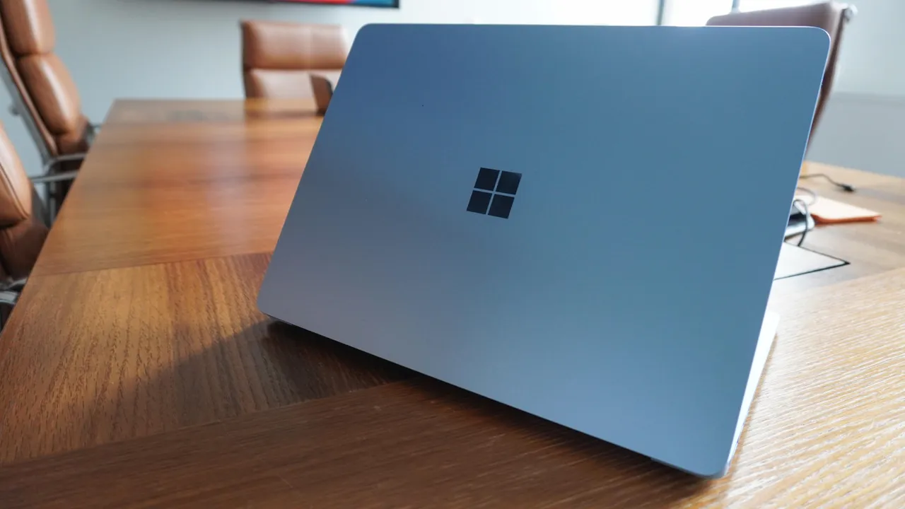 Microsoft Surface Laptop 5G Microsoft Surface Laptop 5G