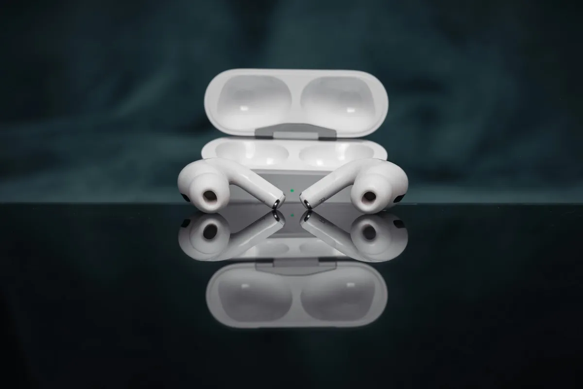 Apple AirPods Pro 4